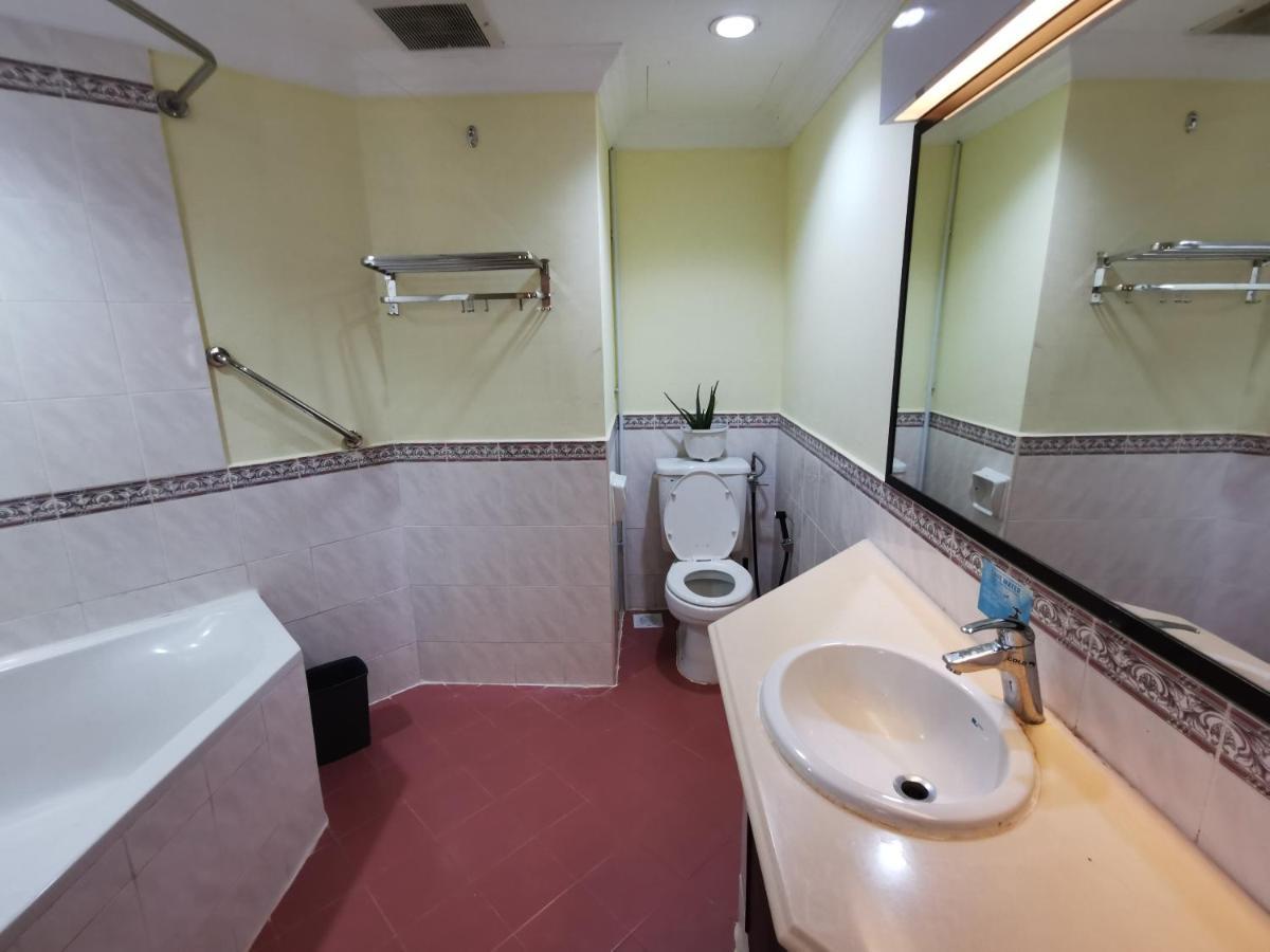 Lotus Desaru Beach Resort, 2 Bdrms, W/Splash Park Bandar Penawar Eksteriør billede
