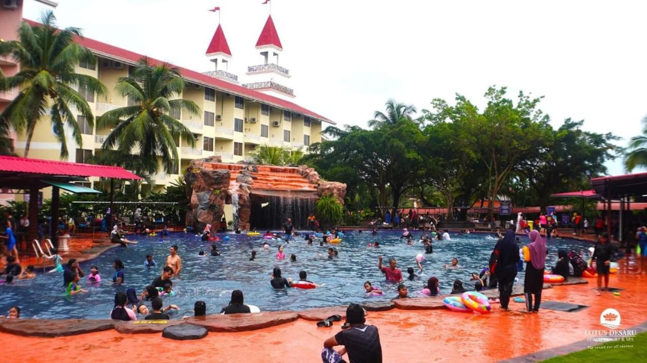 Lotus Desaru Beach Resort, 2 Bdrms, W/Splash Park Bandar Penawar Eksteriør billede